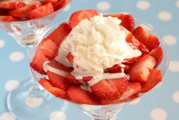 Клубника с йогуртовым кремом