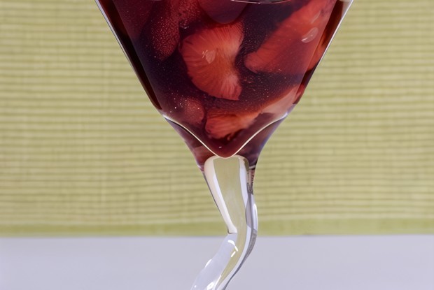 Клубника в базиликовом сиропе