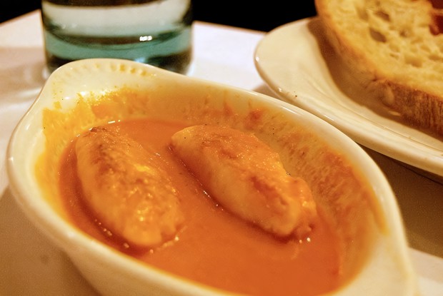 Кнели из щуки с белым соусом