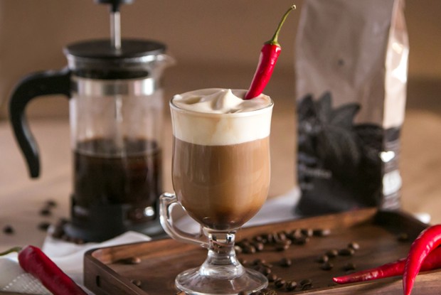 Кофе с перцем и мороженым