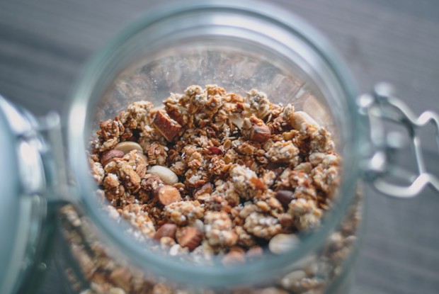 Кокосовая гранола с кленовым сиропом