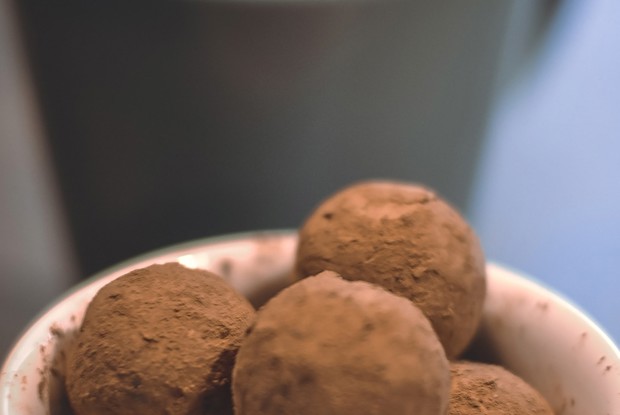 Кокосовые конфеты с финиками