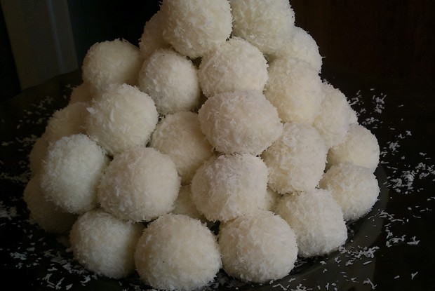 Кокосовые конфеты с изюмом