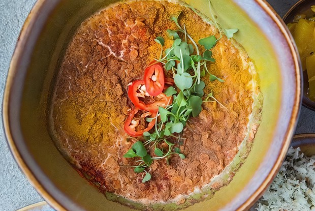 Кокосовый чечевичный карри с томатами