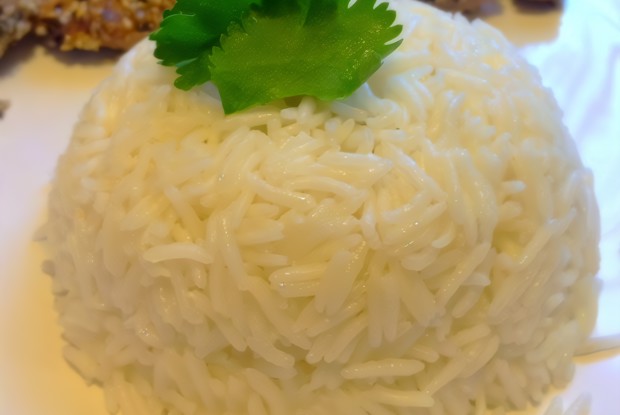 Кокосовый рис с кафрским лаймом