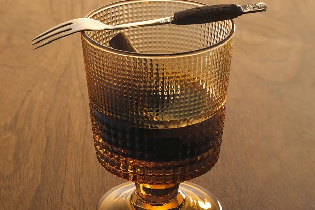 Коктейль «Блю-блейзер» (Blue Blazer)