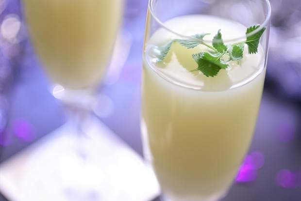 Коктейль из джина и ликера Creme de Menthe