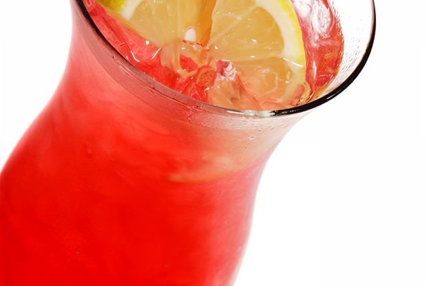 Коктейль из водки и апельсинового ликера