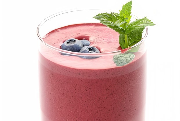 Коктейль с черникой