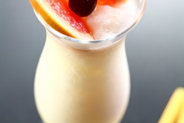 Коктейль «Золотая колада Акапулько» (Acapulco gold colada)