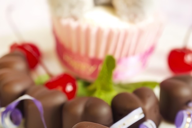 Коктейльная вишня в шоколаде