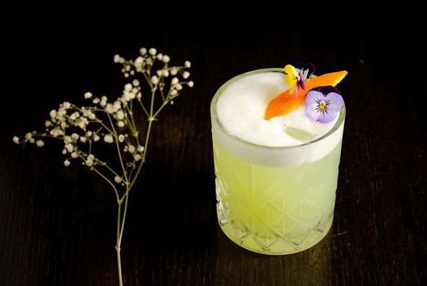 Коктейль с зеленым горошком Village Smash