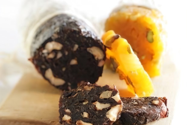 «Колбаска» из лесных орехов и чернослива