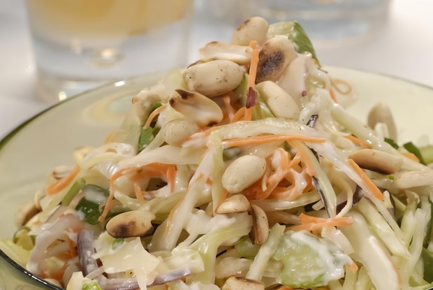 Колслоу с арахисом