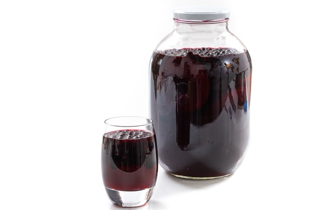 Компот из черноплодной рябины на зиму