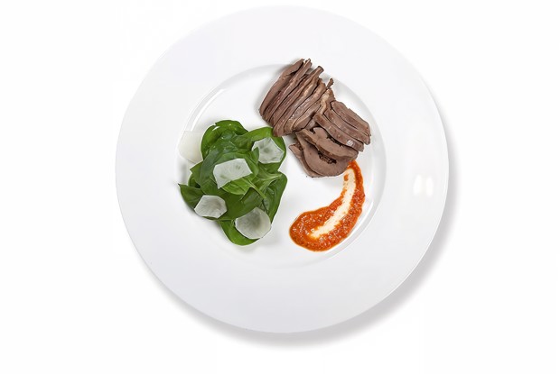 Конфи из бараньих сердец со шпинатом и топинамбуром