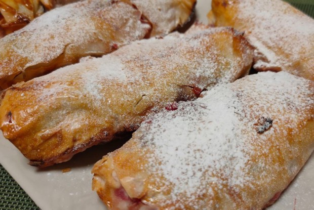 Конвертики с рикоттой и ягодами