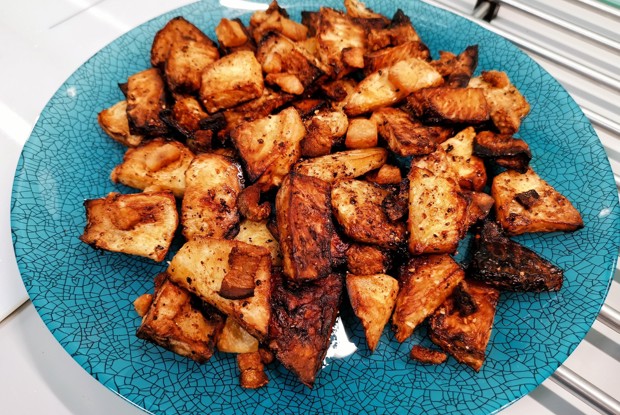 Корень сельдерея, обжаренный на сале