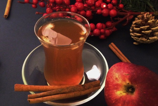 Коричный чай с яблоком, апельсином и мятой