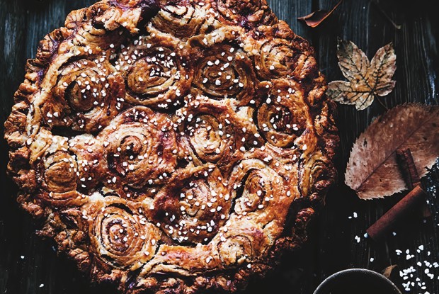 Коричный ролл-пай с яблоками