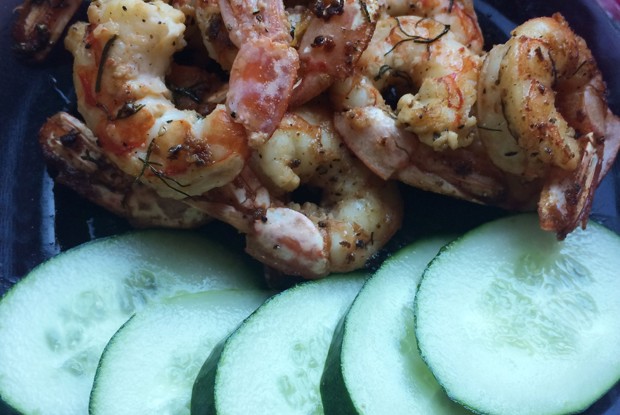 Королевские креветки с чесноком и зеленью