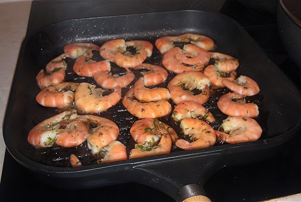 Королевские креветки с укропным майонезом