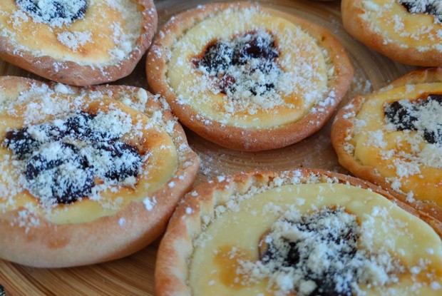 Корзиночки с творожным кремом и ягодами