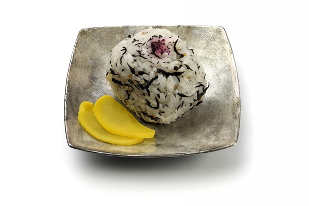 Кососовые суши с малиной и апельсинами