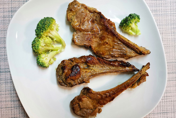 Котлета из барашка на кости в пикантном маринаде