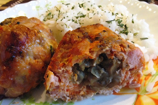 Котлеты из индейки с грибной начинкой