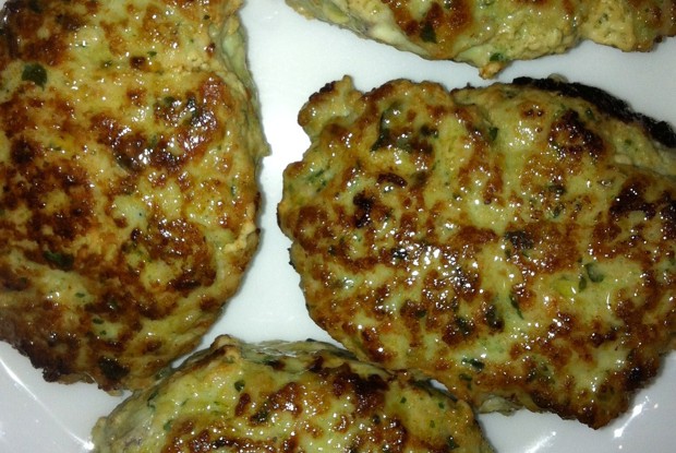 Котлеты из индейки с пюре из петрушки