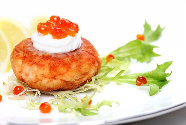 Котлеты из лосося с йогуртовым соусом