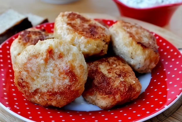 Котлеты из судака с соусом