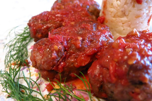 Котлеты в винно-томатном соусе (Судзукакья)