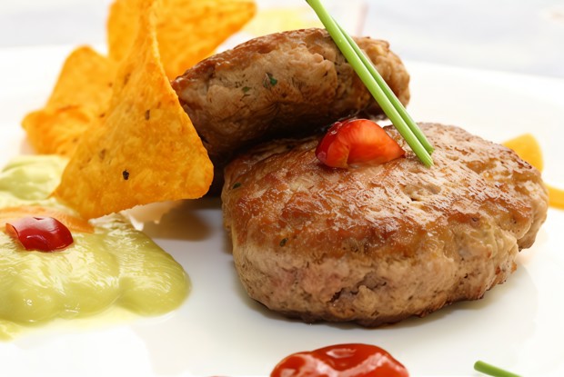 Котлеты из индейки с зеленью и чесноком