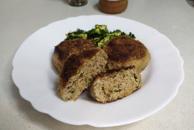 Котлеты с грецким орехом и зеленью