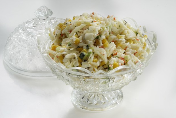 Крабовый салат с яйцами