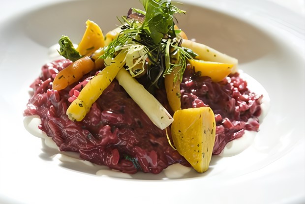 Красное «ризотто» из перловки с овощами