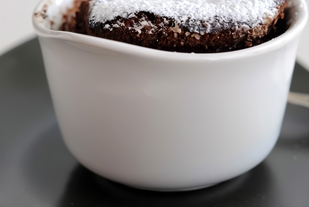 Крем-какао с печеньем и орехами по-португальски