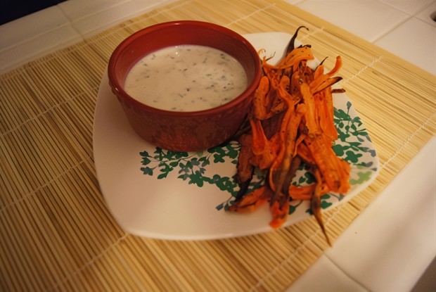 Крем с пармезаном и морковные чипсы