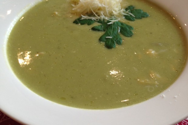 Крем-суп из брокколи с лососем