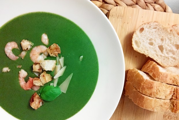 Крем-суп из шпината с креветками