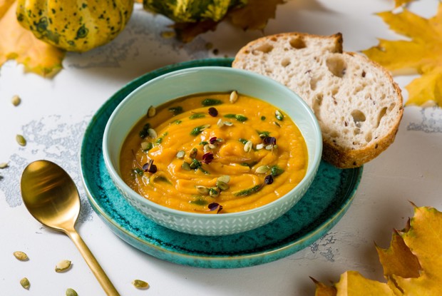 Крем-суп из тыквы с пюре манго