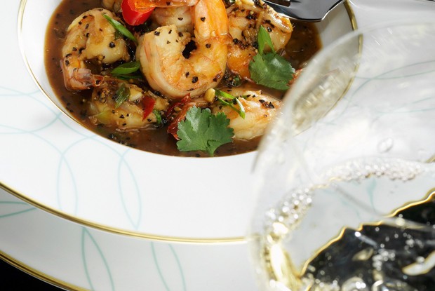 Креветки в черном перце по-сингапурски