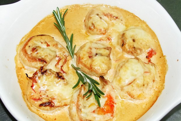 Креветки в сливках с чесноком и соевым соусом