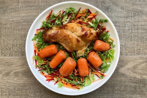 Кролик, запеченный с морковью в духовке