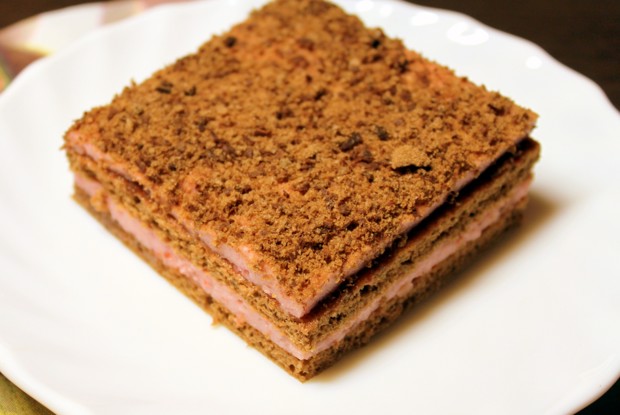 Крубнично-йогуртовые пирожные