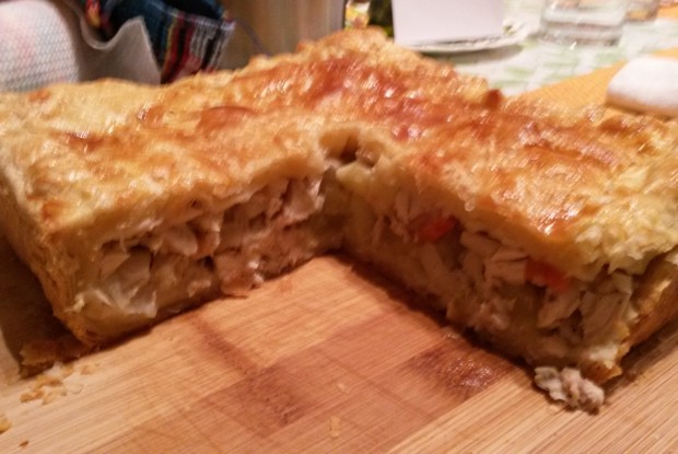 Кубите (Слоеный пирог с курицей, картофелем и луком)