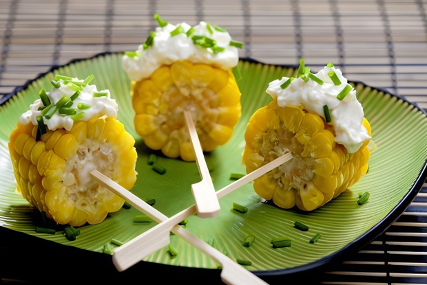 Кукуруза в початках с фетой и мятой