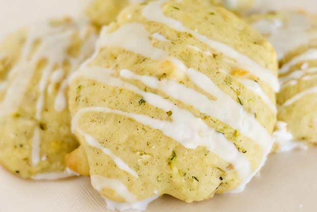 Кукурузное печенье с цукини и лимонной цедрой